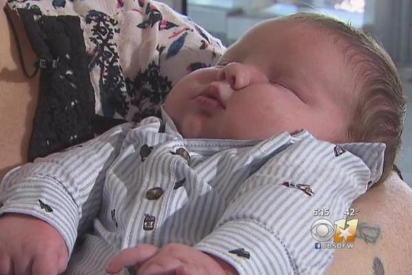 Pasangan suami istri asal Texas yang sempat berpikir tidak akan dapat memiliki bayi dikejutkan oleh kelahiran bayi seberat 15 pon