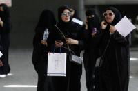 Status Janda Perempuan Saudi Divonis Lewat Pesan Singkat