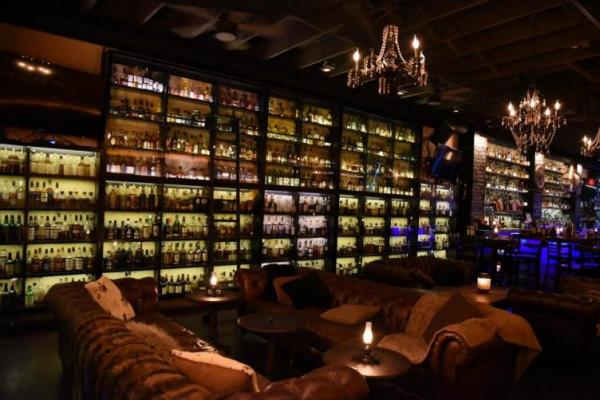 Bar San Diego, White House meraih rekor dunia Guinness usai menampilkan 2.800 jenis wiski yang sering dikonsumsi para penikmat wiski di seluruh dunia.