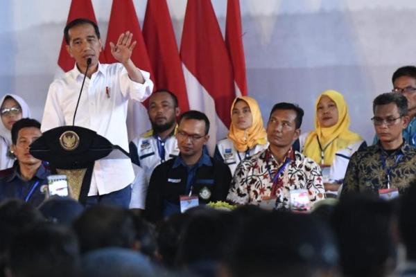 Komunitas Pecinta udaya Indonesia menggelar lomba lagu Jokowi dengan hadiah 70 juta rupiah dan bisa tampil langsung di depan Presiden RI.