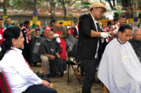 Keseruan Jokowi Ikut Cukur Rambut Massal di Garut 