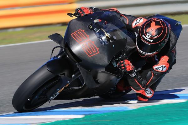 Pebalap Ducati, Jorge Lorenzo tidak akan ambil bagian dalam tes pembukaan musim MotoGP 2019 di Sepang setelah operasi pada pergelangan tangan kirinya yang patah.