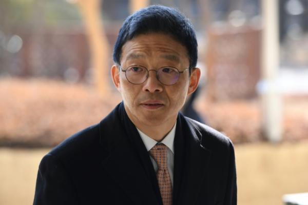 Seorang mantan jaksa senior Korea Selatan, Ahn Tae-geun, dihukum karena penyalahgunaan kekuasaan dan dipenjara selama dua tahun pada Rabu (23/01) sehubungan dengan kasus pelecehan seksual