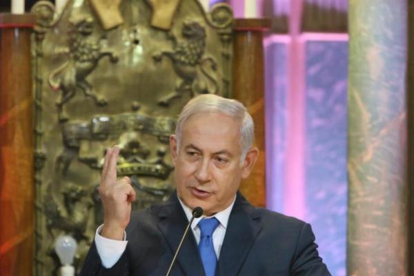 Netanyahu menanggapi dalam pidato yang disiarkan televisi yang mengatakan bahwa tuduhan korupsi terhadapnya akan runtuh seperti rumah kartu.