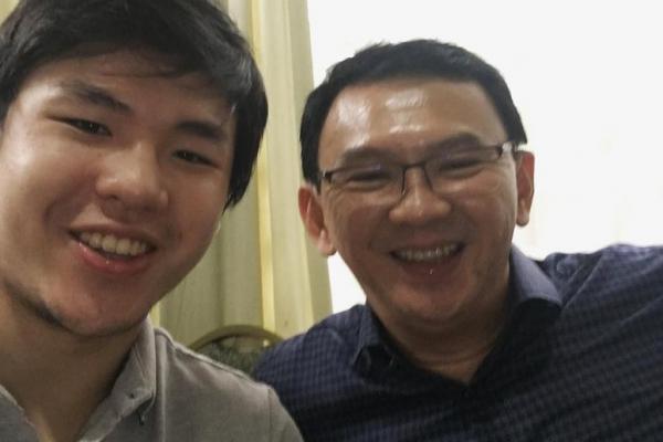 Nicholas Sean putra sulung Ahok langsung menguplod foto bersama ayahnya di instagram pribadinya. pa komentarnya?