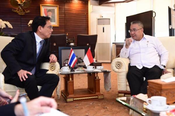 Menteri Eko dan Songphol bahas rencana studi banding Kepala Desa Indonesia ke sejumlah negara termasuk Thailand.