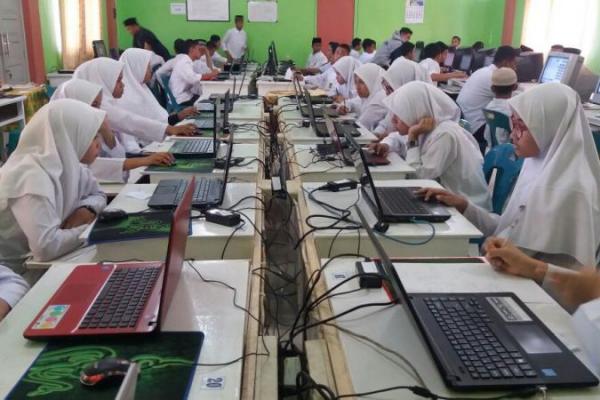 Ahmad Umar menyebut madrasah sudah lebih siap menyambut Ujian Nasional Berbasis Komputer (UNBK) tahun ini