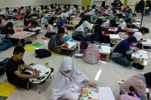 Sebanyak 188 siswa dari 65 sekolah Sejabodetabek mengikuti kegiatan Doodle Art Science Contest, yang diselenggarakan Pusat Peragaan Iptek (PP-IPTEK), Kementerian Riset, Teknologi, dan Pendidikan Tinggi (Kemenristekdikti)