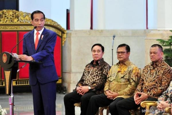 Presiden RI Joko Widodo untuk pertama kalinya membuka Rapim TNI-Polri di Istana Negara. Kenapa?