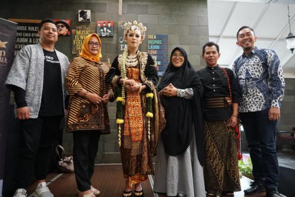 Asmaradana Pengantin Jawa menjadi Primadona perayaan pernikahan sakral nan sarat tradisi serta makna.