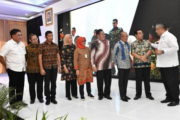 Kementerian Desa, Pembangunan Daerah Tertinggal dan Transmigrasi telah menetapkan Kabupaten Bengkulu Utara sebagai salah satu kabupaten yang terlibat dalam program Produk Unggulan Kawasan Perdesaan (Prukades)