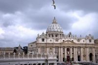 Pejabat Vatikan Diperiksa atas Tuduhan Pelecehan Seksual