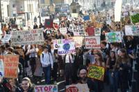 Protes Perubahan Iklim, Puluhan Ribu Siswa Inggris Bolos Sekolah