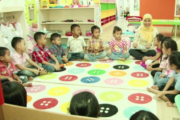 Pemerintah bersama kepala desa seluruh Indonesia berkomitmen mempercepat tersedianya layanan Pendidikan Anak Usia Dini (PAUD), setidaknya 1 satuan PAUD di 1 desa. Menurut Data Pokok Pendidikan (Dapodik) 2021, masih terdapat sekitar 19.000 desa yang belum mempunyai satuan PAUD.
