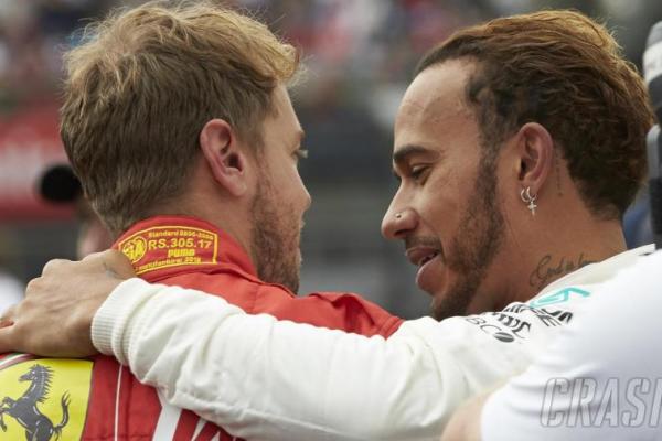 Juara bertahan Formula One (F1), Lewis Hamilton, berharap Sebastian Vettel menjadi lebih kuat selama musim 2019