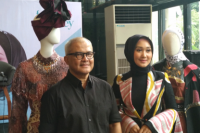 Trik Itang Yunasz Tembus Pasar Modest Fashion Dunia