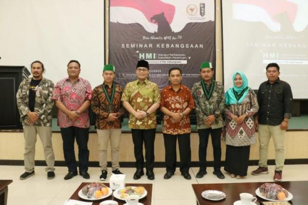 Wakil Ketua MPR RI Ahmad Basarah meminta kepada segenap kader HMI Cabang Malang untuk mewarisi api perjuangan Pendiri HMI, Prof Lafran Pane