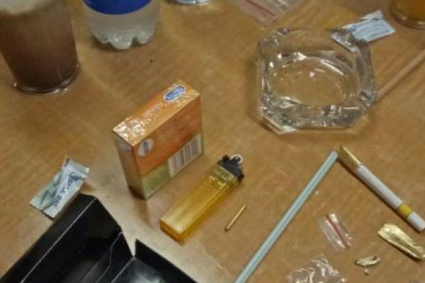 Aparat kepolisian menyita sejumlah barang bukti dari hasil penangkapan Wasekjen Partai Demokrat Andi Arief terkait kasus narkoba jenis sabu.