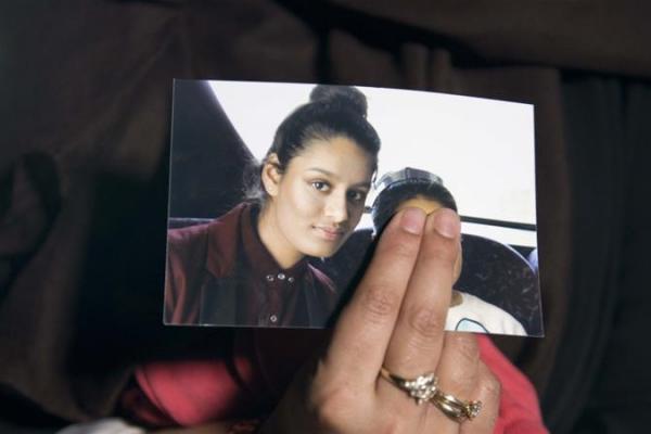 Begum bersama dua teman perempuan meninggalkan Inggris untuk bergabung dengan ISISdi Suriah pada 2015.