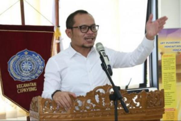 Menteri Ketenagakerjaan (Menaker) M Hanif Dakhiri menyebut kartu prakerja yang dijanjikan Presiden Joko Widodo padai periode keduanya nanti bisa menjawab masalah ketenagakerjaan