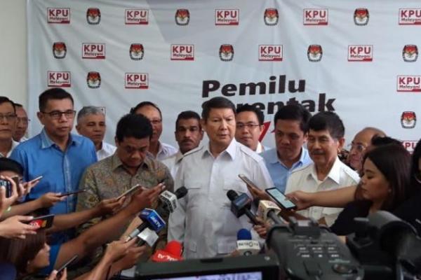 BPN Prabowo-Sandiaga beserta partai politik koalisi melaporkan temuan Daftar Pemilih Tetap (DPT) tidak wajar Pilpres 2019 ke Komisi Pemilihan Umum (KPU).