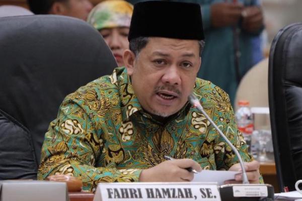 Wakil Ketua DPR Fahri Hamzah menilai, pelaksanaan Pemilu serentak 2019 di Indonesia terburuk sepanjang sejarah di dunia. Sebab, sistem Pemilu kali ini telah merusak sendi-sendi kehidupan berbangsa dan bernegara.