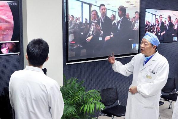 Keberhasilan operasi jarak jauh telah mewujudkan terobosan besar dalam telemedicine China, dari pengamatan jarak jauh, konsultasi dan bimbingan hingga operasi.