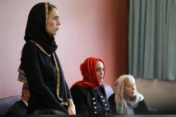 Ketenangan dan belas kasih yang ditunjukkan oleh Perdana Menteri Selandia Baru Jacinda Ardern menanggapi aksi teror terhadap 50 Muslim di Christchurch, menepis keraguan sebagian kalangan 