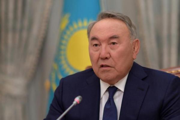 Pengumuman itu muncul kurang dari sebulan setelah Nazarbayev memecat pemerintahnya.