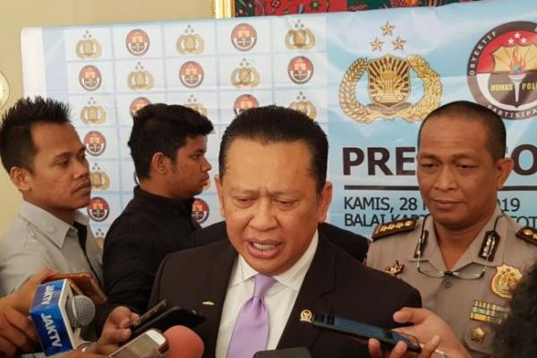 Ketua DPR RI Bambang Soesatyo menegaskan bahwa DPR RI saat ini berfokus untuk menyelesaikan target legislasi, dengan menyelesaikan 4 Rancangan Undang-Undang (RUU) sampai pada tanggal 25 Juli 2019.