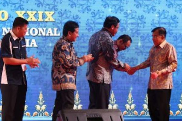 Hanif Dhakiri meyakini ekosistem ketenagakerjaan diperbaiki dan direformasi, maka pertumbuhan ekonomi Indonesia jauh lebih tinggi dari pertumbuhan ekonomi sekarang yakni 5 persen