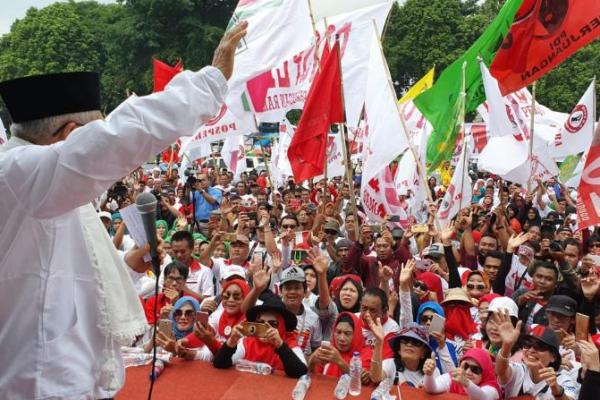 Kiai Ma`ruf mengajak masyarakat untuk berfikir jernih, mana pemimpin yang bisa membawa Indonesia maju dan mana yang menyampaikan ketakutan-ketakutan.