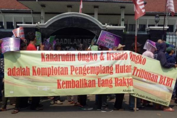 Pengadilan Negeri Jakarta Selatan (PN Jaksel) didesak agar menolak permohonan gugatan praperadilan dari tersangka korupsi BLBI, Kaharudin Ongko dan Irsanto Ongko.