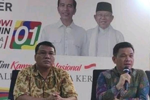Ace mengingatkan, kepuasan publik atas kinerja Pak Jokowi semua rata-rata di angka 70%. Jadi sepertinya mustahil kalau dikatakan Prabowo akan menang.