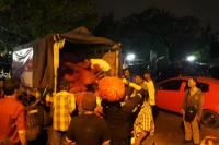 Diserbu Pembeli Operasi Pasar Bawang Merah di Surabaya