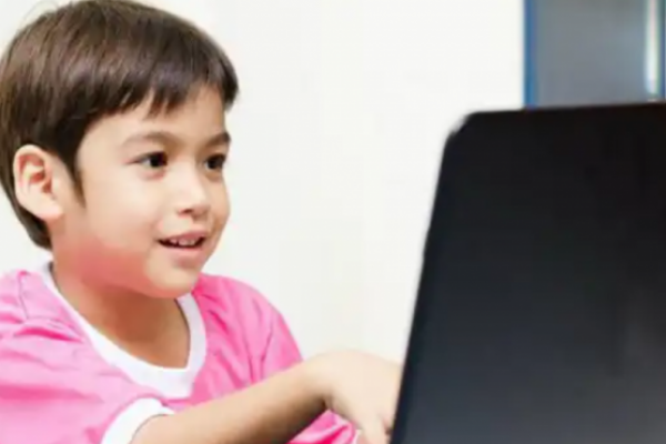 Merespons teknologi digital Google Indonesia dan Kominfo punya tips untuk mendampingi anak saat berselancar di dunia maya.