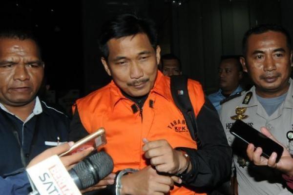 Majelis hakim Pengadilan Tipikor Jakarta menjatuhkan hukuman pidana lima tahun penjara kepada mantan anggota Komisi VI DPR dari Fraksi Golkar, Bowo Sidik Pangarso.