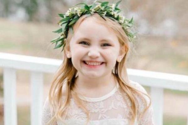 Seorang gadis berusia 6 tahun dari Georgia meninggal dunia setelah Adik lelakinya yang berusia 4 tahun secara tidak sengaja menembaknya di luar rumah mereka.