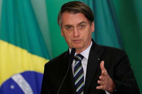 Presiden Brasil Jair Bolsonaro meminta warganya untuk berhenti mengeluh tentang pandemi Covid-19 di negara tersebut.