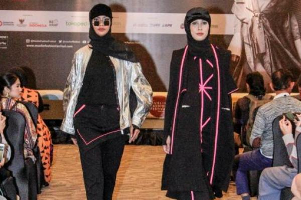Ada dua kunci untuk mewujudukan target tersebut yakni kolaborasi dan penguatan ekosistem fesyen muslim Indonesia.