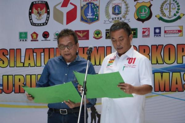 Pihak 01 dan 02 bersama dengan Gubernur DKI, Kapolda Metro dan jajaran instansi lainnya sepakat untuk saling menjaga kedamaian bersama-sama usai pemilu 2019.