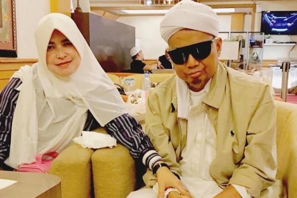 Ustadz Arifin Ilham kembali jalani perawatan di RS Penang, Malaysia. Ia memberikan wasiat kepada istri tercintanya.
