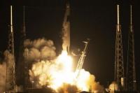 SpaceX Kembali Tunda Peluncuran Satelit