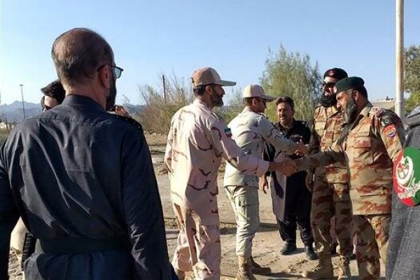 Iran dan Pakistan telah meningkatkan upaya mereka untuk meningkatkan keamanan di sepanjang perbatasan bersama mereka setelah serangan baru-baru ini terhadap penjaga perbatasan Iran oleh teroris yang berbasis di Pakistan.
