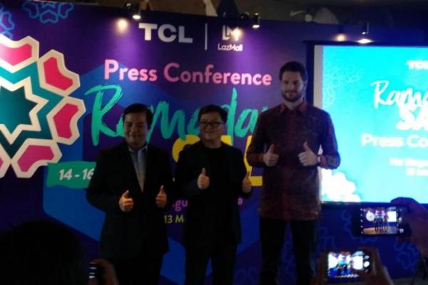 Sebuah perusahaan elektronik multinasional asal Tiongkok yang juga merupakan produsen panel TV terbesar ketiga dan terkemuka di dunia, TCL Corporation menargetkan empat ribu unit penjualan selama bulan Ramadan. 