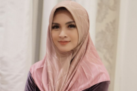 Donita Berhijab, Netizen: Tambah Cantik