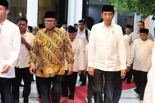 Ketua DPD RI, Oesman Sapta menggelar buka puasa bersama Presiden Jokowi dan sejumlah pimpinan lembaga negara. Bulan Ramadhan diharapkan membawa berkah bagi bangsa Indonesia.
