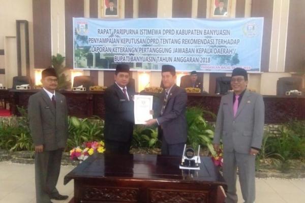 LKPJ 2018 disampaikan oleh Bupati Banyuasin Askolani langsung di hadapan pimpinan dan anggota DPRD Banyuasin.