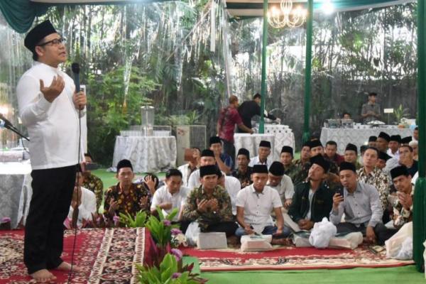 Wakil Ketua MPR Muhaimin Iskandar menggelar Dialog Kebangsaan dan Buka Puasa Bersama di Rumah Dinas Widya Chandra, Jakarta, Sabtu (18/5/2019).