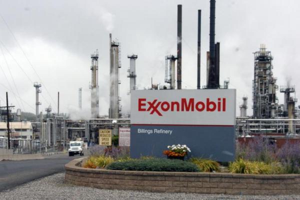 Perusahaan minyak Exxon Mobil mengevakuasi seluruh staf asingnya dari ladang minyak Qurna 1 Barat di Irak, pada Sabtu (18/5).